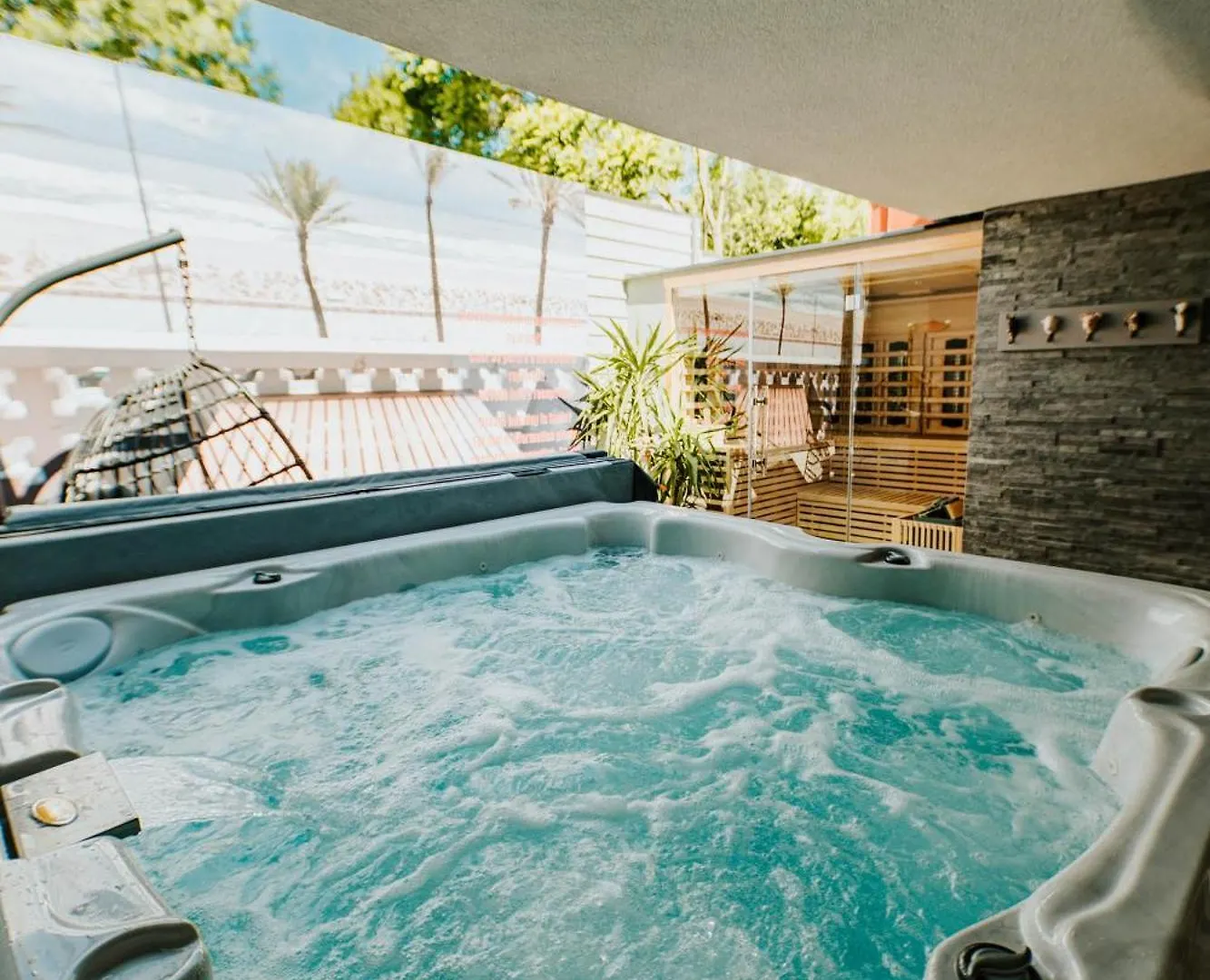 Arena Deluxe&Spa Seghedin